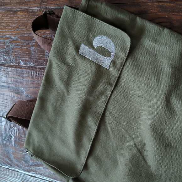 BEAUTYCOUNTER I NEW Embroidered "b" Logo Canvas Rucksack Backpack Bag Tote - Picture 1 of 12